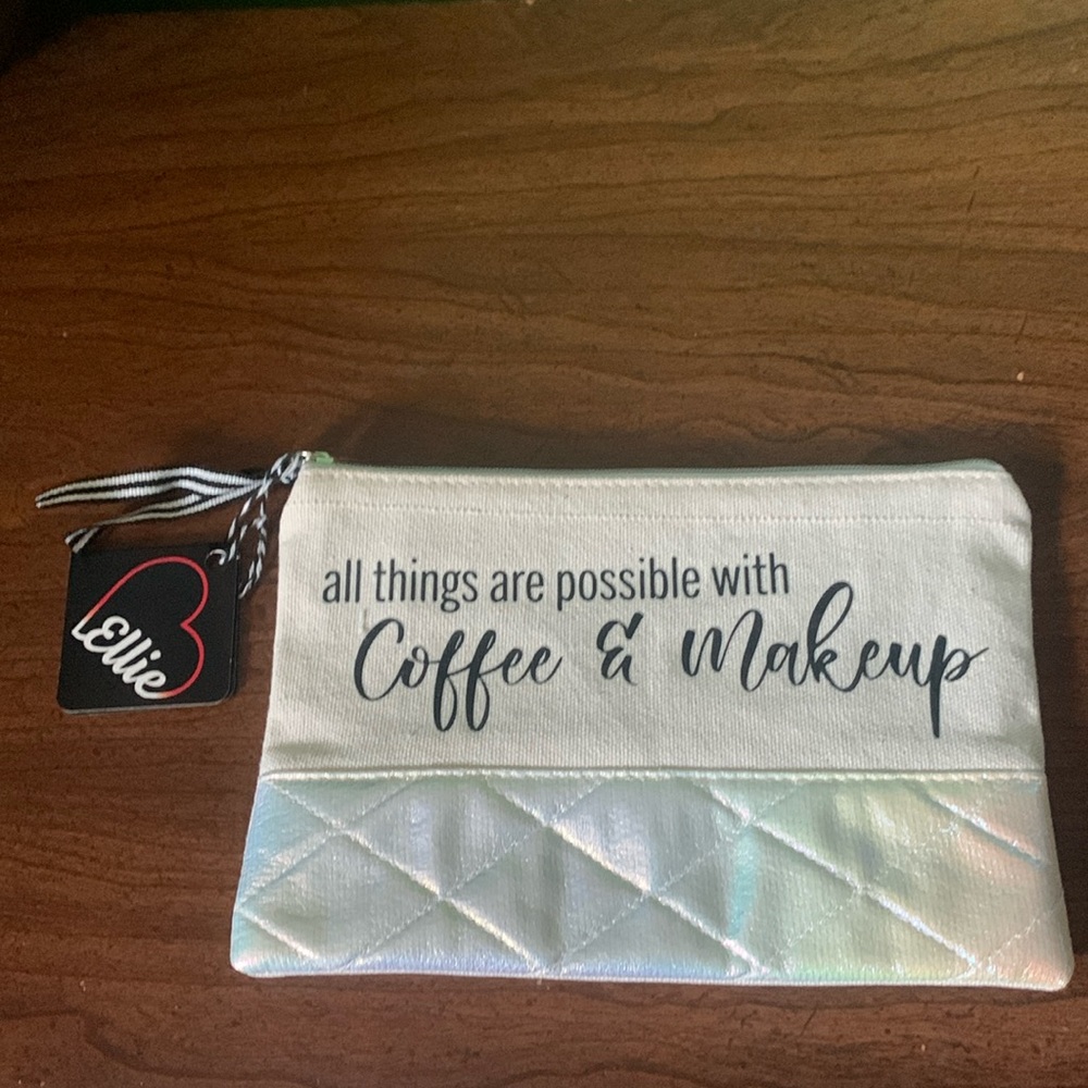 NWT Ellie Canvas Makeup Bag
